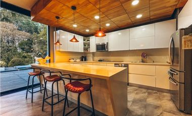 Espectacular casa en Escoberos, balcones de la novena