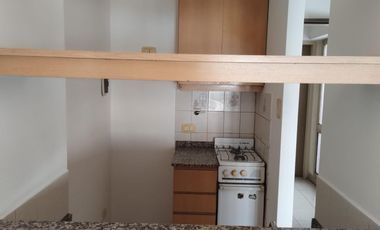 Alquiler Departamento Monoambiente z/Mayorista en Centro.