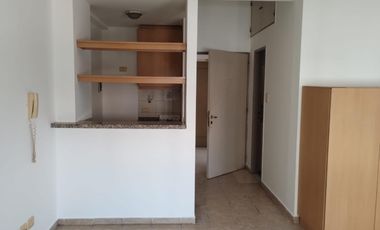 Alquiler Departamento Monoambiente z/Mayorista en Centro.