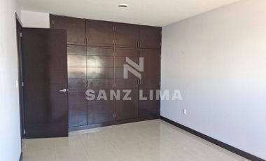 PALMA REAL: Casa confortable, con gran iluminación y terminados de lujo.