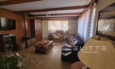 Parcela en Venta en (KRM)Parcela 122 ha| 3 Casas| Quincho| Piscina |Pozo| Vertiente| Arboles Frutales- Nogales| Acceso por ruta F-760