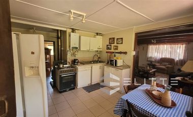 Parcela en Venta en (KRM)Parcela 122 ha| 3 Casas| Quincho| Piscina |Pozo| Vertiente| Arboles Frutales- Nogales| Acceso por ruta F-760