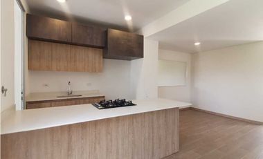 Casa en unidad cerrada en la ceja (LDC)