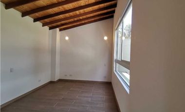 Casa en unidad cerrada en la ceja (LDC)