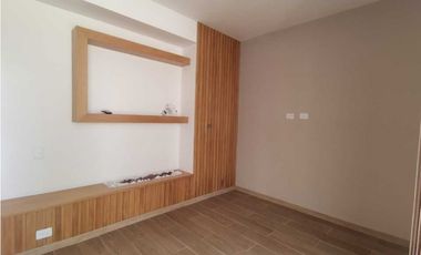 Casa en unidad cerrada en la ceja (LDC)