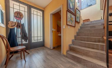 Casa sobre el lago en venta en el Barrio Vistas