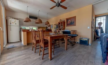 Casa sobre el lago en venta en el Barrio Vistas