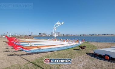 Casa sobre el lago en venta en el Barrio Vistas