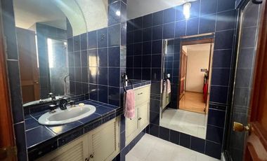 Amplia casa en Venta en Valle Dorado