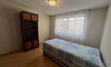 Amplia casa en Venta en Valle Dorado