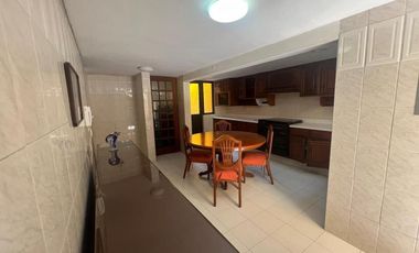 Amplia casa en Venta en Valle Dorado