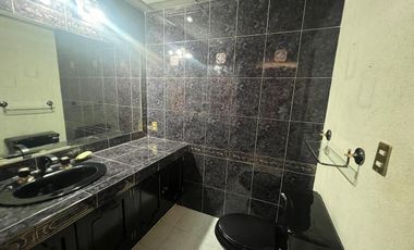 Amplia casa en Venta en Valle Dorado