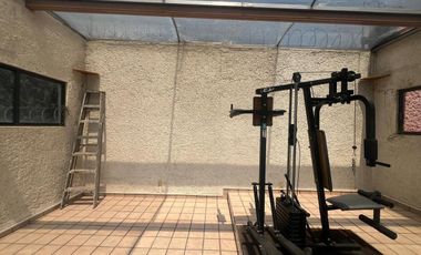 Amplia casa en Venta en Valle Dorado