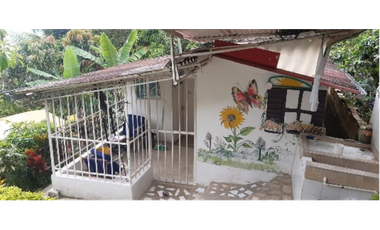 Se vende casa lote de 1239 M2 en 350 mill en La Mesa Cund.