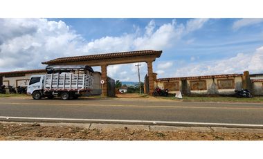 Vendo Lote Comercial Barichara 14 Parque Artesanal