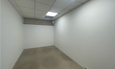 RENTO ESPACIOSA OFICINA EN El NORTE CON UBICACIÓN ESTRATÉGICA