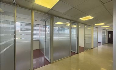 RENTO ESPACIOSA OFICINA EN El NORTE CON UBICACIÓN ESTRATÉGICA
