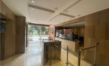 RENTO OFINA REMODELADA EN LA 77 CON 11