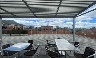 RENTO OFINA REMODELADA EN LA 77 CON 11