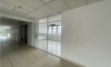RENTO OFICINA EN EL CENTRO DE BOGOTÀ EN PRESTIGIOSO EDIFI