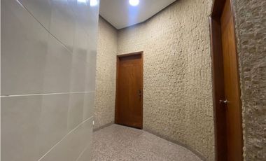 VENDO RENTO OFICINA EN EXCLUSIVO EDIFICIO EN CHICO