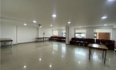 VENDO RENTO OFICINA EN EXCLUSIVO EDIFICIO EN CHICO