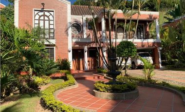 CASA EN VENTA UNIDAD CERRADA LAS LOMITAS SABANETA