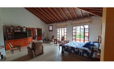 VENTA  CASA EN UNIDAD CERRADA LAS LOMITAS SABANETA