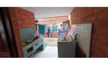 VENTA  CASA EN UNIDAD CERRADA LAS LOMITAS SABANETA