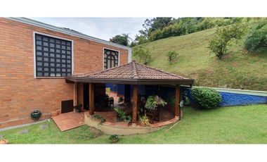 VENTA  CASA EN UNIDAD CERRADA LAS LOMITAS SABANETA
