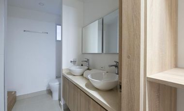 VENTA CASA CON PISCINA EN KARIBANA