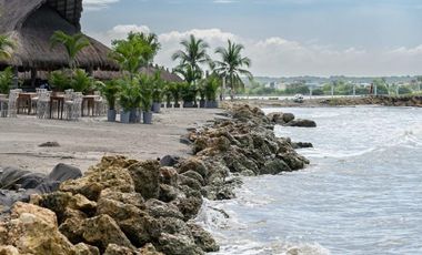 VENTA CASA CON PISCINA EN KARIBANA