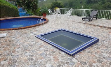 SE VENDE O PERMUTA FINCA EN DOSQUEBRADAS AREA 19.500M2