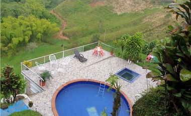 SE VENDE O PERMUTA FINCA EN DOSQUEBRADAS AREA 19.500M2