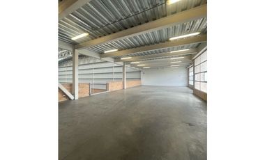 VENDO RENTO BODEGA 1800 M2  EN ZONA FRANCA OCCIDENTE