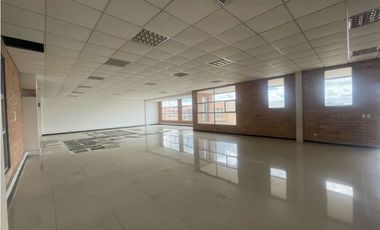 VENDO RENTO BODEGA 1800 M2  EN ZONA FRANCA OCCIDENTE