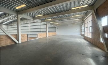 VENDO RENTO BODEGA 1800 M2  EN ZONA FRANCA OCCIDENTE
