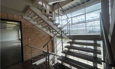 VENDO RENTO BODEGA 1800 M2  EN ZONA FRANCA OCCIDENTE