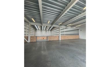 VENDO RENTO BODEGA 1800 M2  EN ZONA FRANCA OCCIDENTE