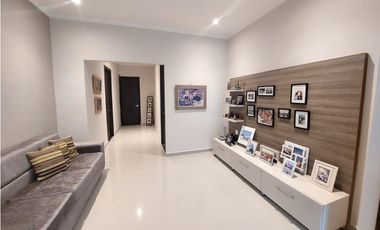 SE VENDE CASA DE DOS PISOS EN BARRIO EL RECREO DE MONTERA