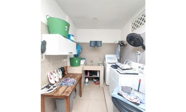 SE VENDE CASA DE DOS PISOS EN BARRIO EL RECREO DE MONTERA