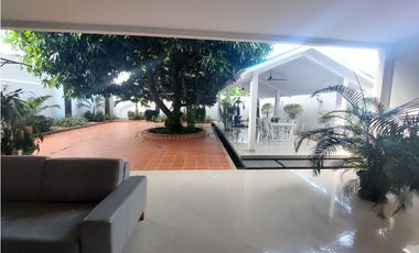 SE VENDE CASA DE DOS PISOS EN BARRIO EL RECREO DE MONTERA