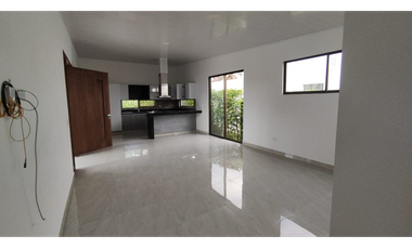 Venta de casa urbana de 467 M2 en 680 mill en La Mesa Cund
