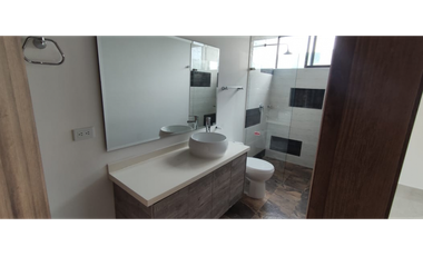 Venta de casa urbana de 467 M2 en 680 mill en La Mesa Cund