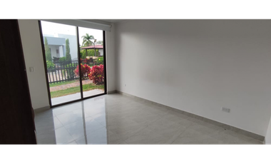 Venta de casa urbana de 467 M2 en 680 mill en La Mesa Cund