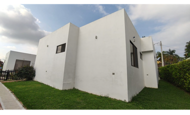 Venta de casa urbana de 467 M2 en 680 mill en La Mesa Cund