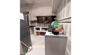 SE VENDE CASA EN MARGEN IZQUIERDA DE MONTERA