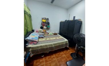 SE VENDE CASA EN MARGEN IZQUIERDA DE MONTERA