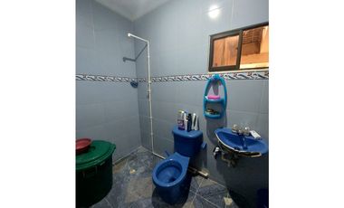 SE VENDE CASA EN MARGEN IZQUIERDA DE MONTERA
