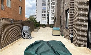 ARRIENDO EXCELENTE APARTAMENTO EN NOGAL CON  LINDA TERRAZA de 70 MTS